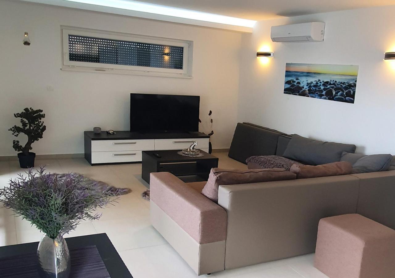 Kober Apartments Krk Krk Town Bagian luar foto